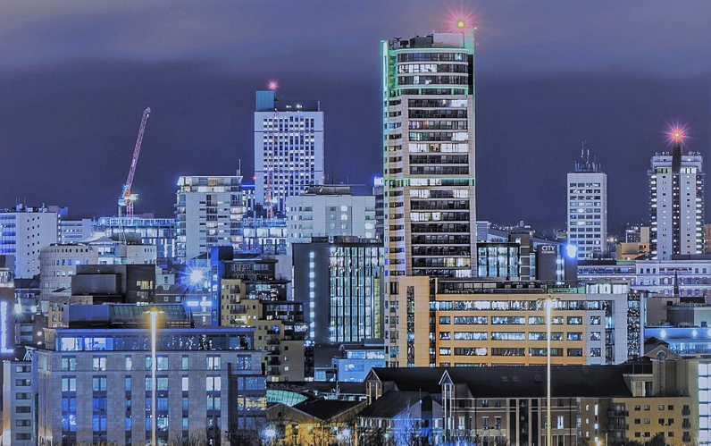 a city skyline at night