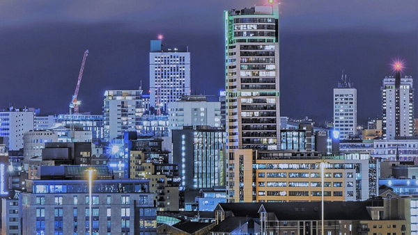 a city skyline at night